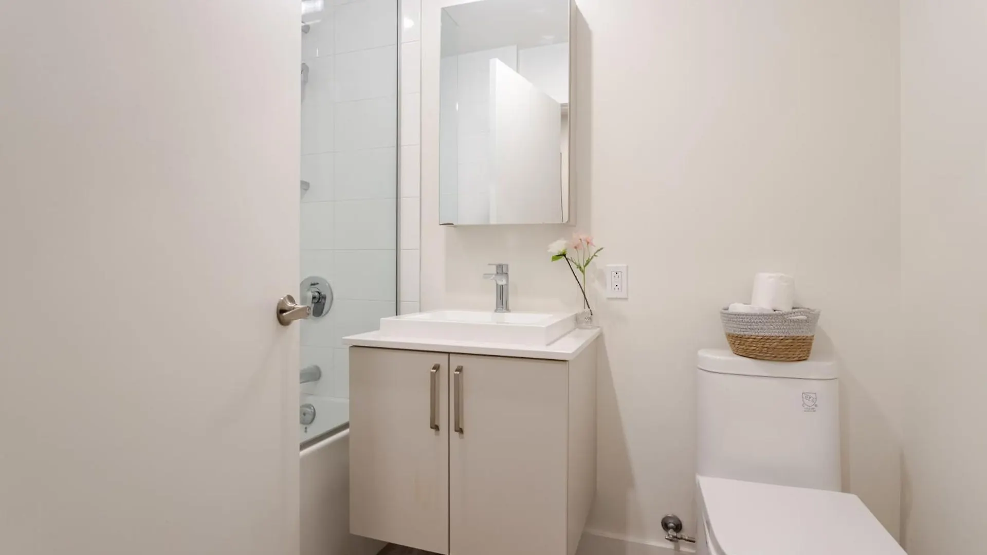Apartment Cute 1Bdr Apt In Ste-Catherine - Mtl Live Spot Zw0 Montreal Canada
