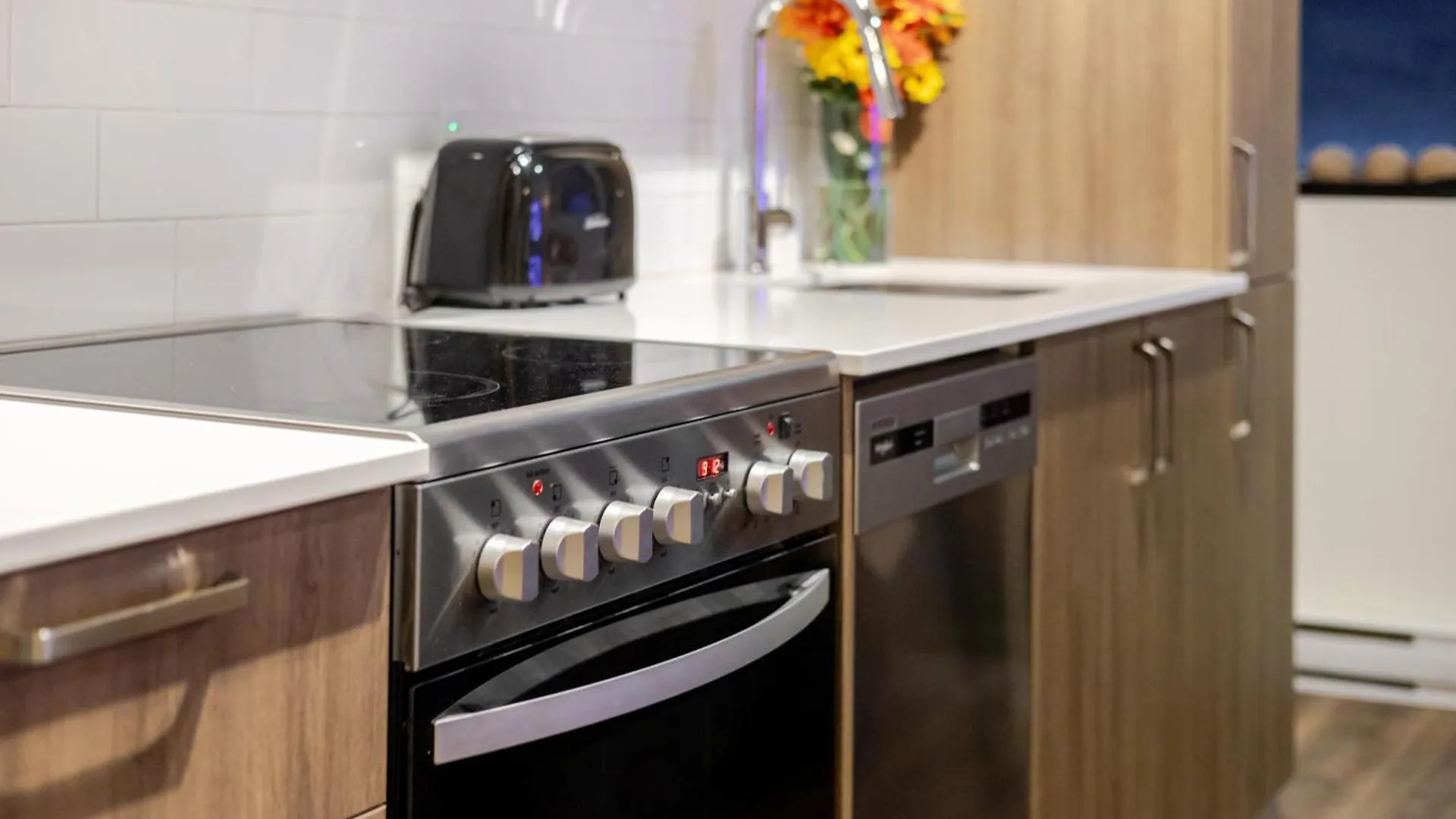 Cute 1Bdr Apt In Ste-Catherine - Mtl Live Spot مونتريال كندا