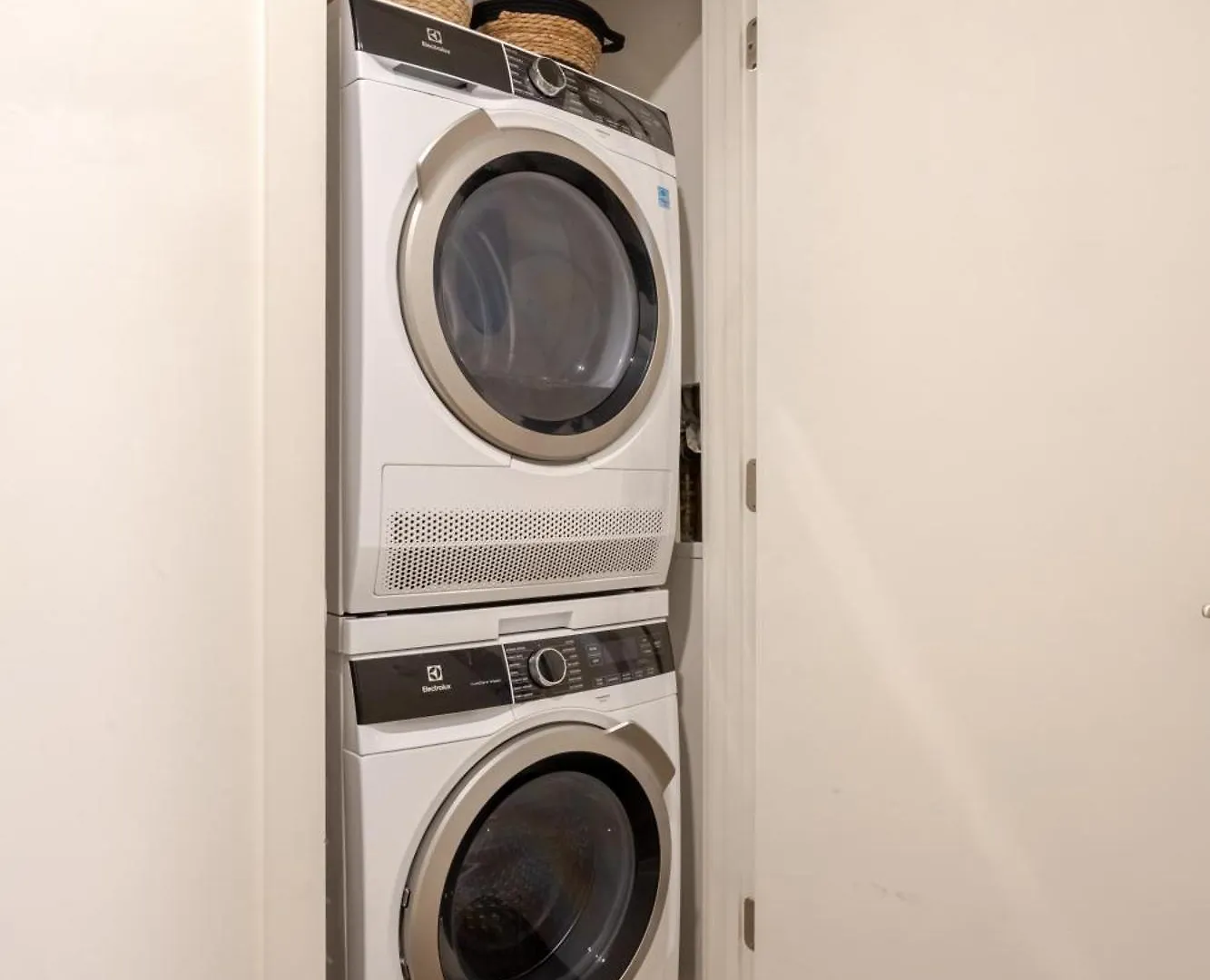 Apartment Cute 1Bdr Apt In Ste-Catherine - Mtl Live Spot Zw0 Montreal